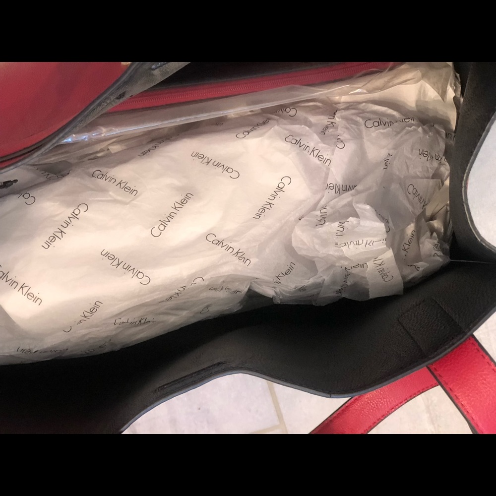 Calvin Klein Large Bag - Picture 2 of 3